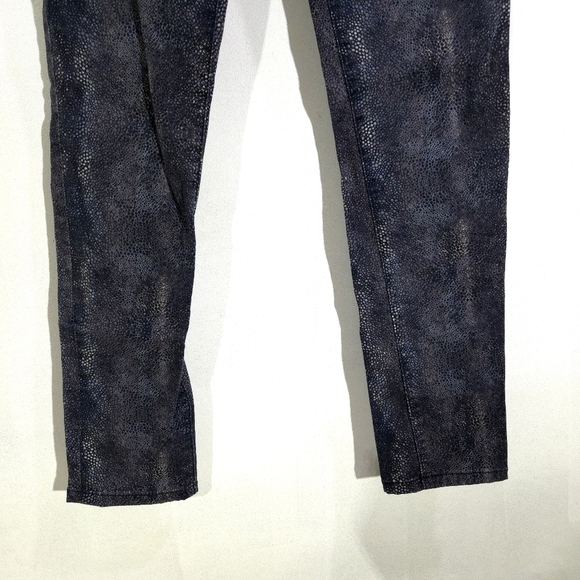 Calvin Klein | Grey Snake Skin Pattern Women's Jeans - Picture 4 of 12